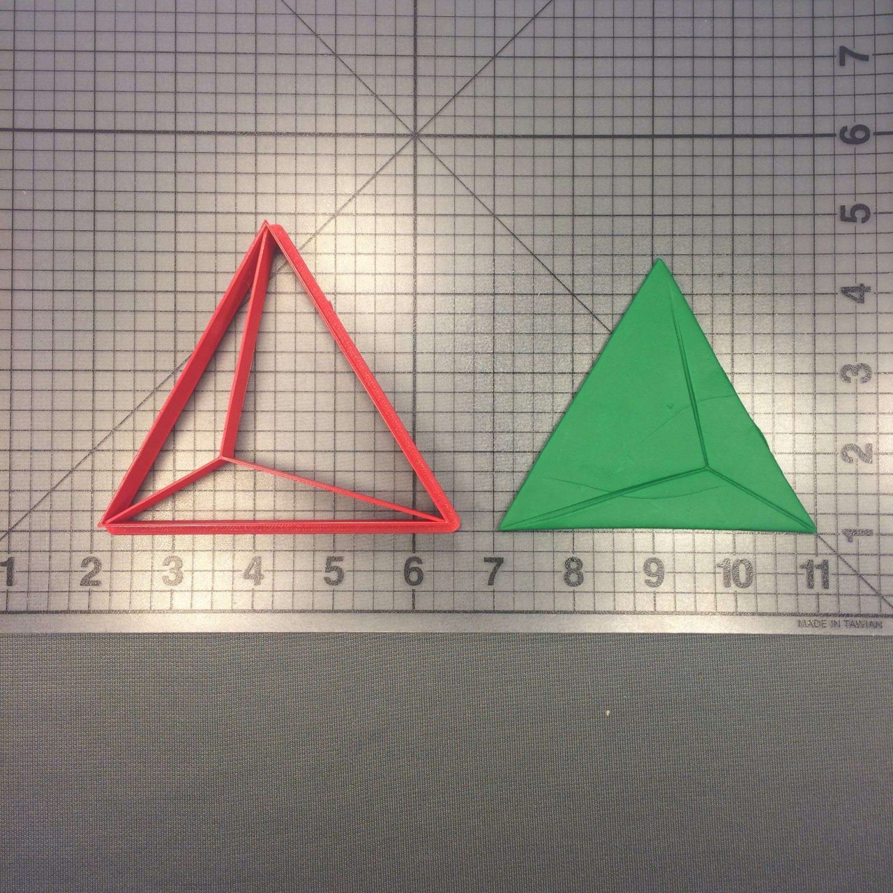 Tetrahedron 100 Cookie Cutter