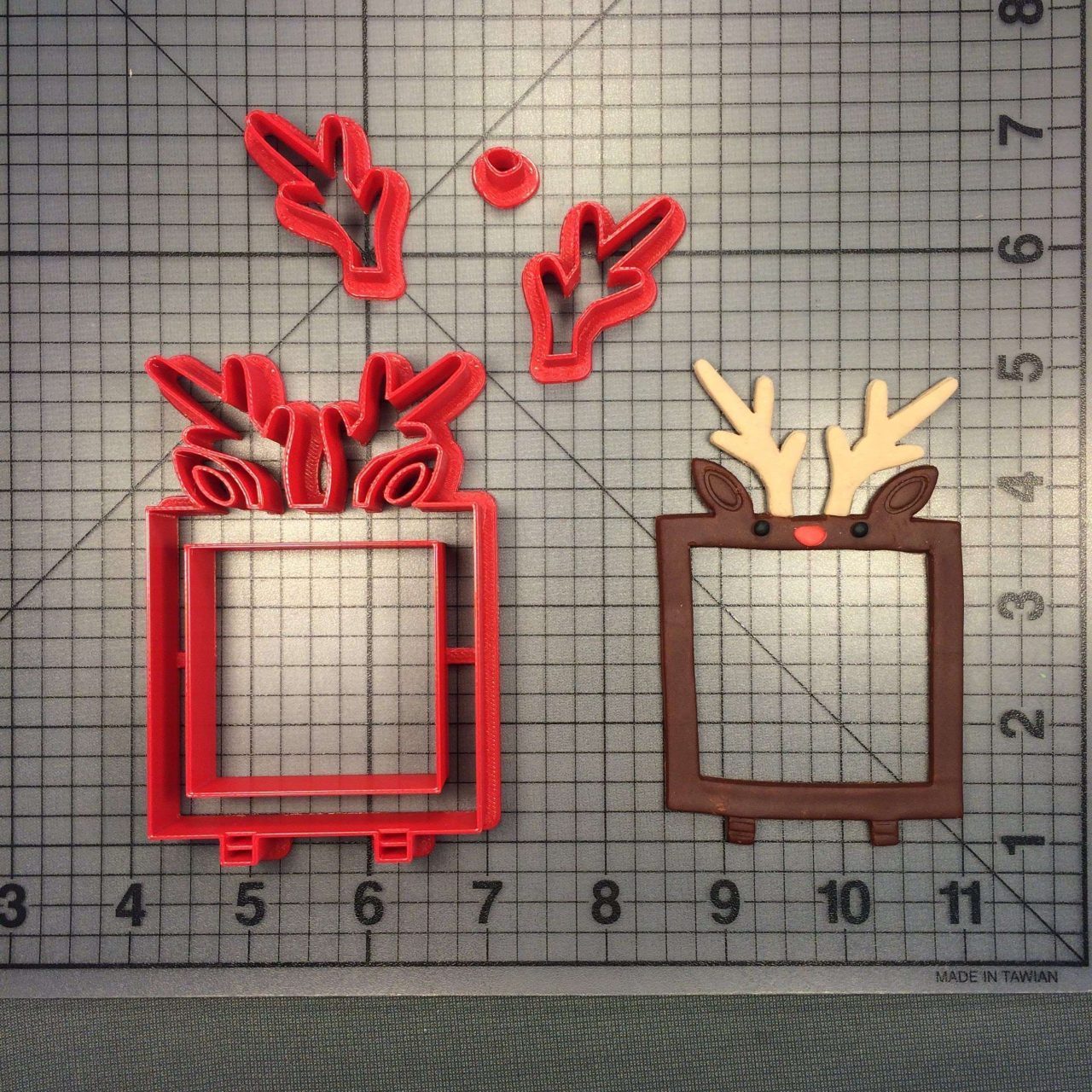 Reindeer Frame 100 Cookie Cutter Set