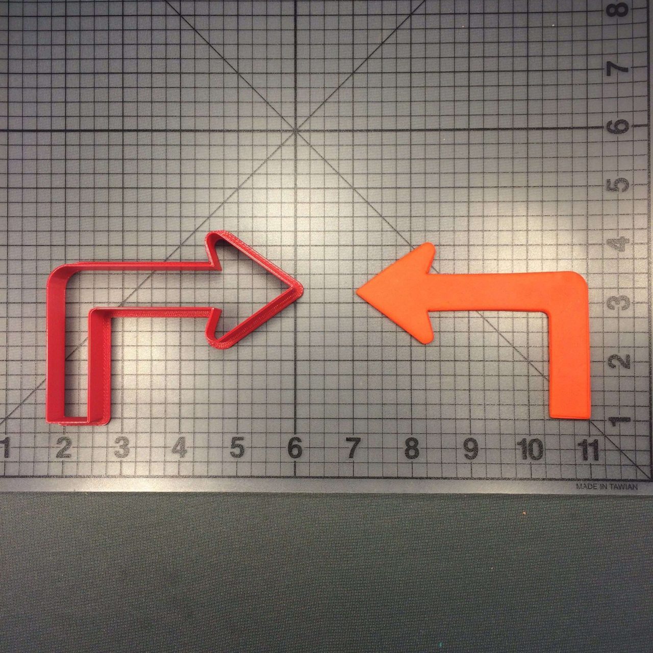 Turn Arrow 100 Cookie Cutter