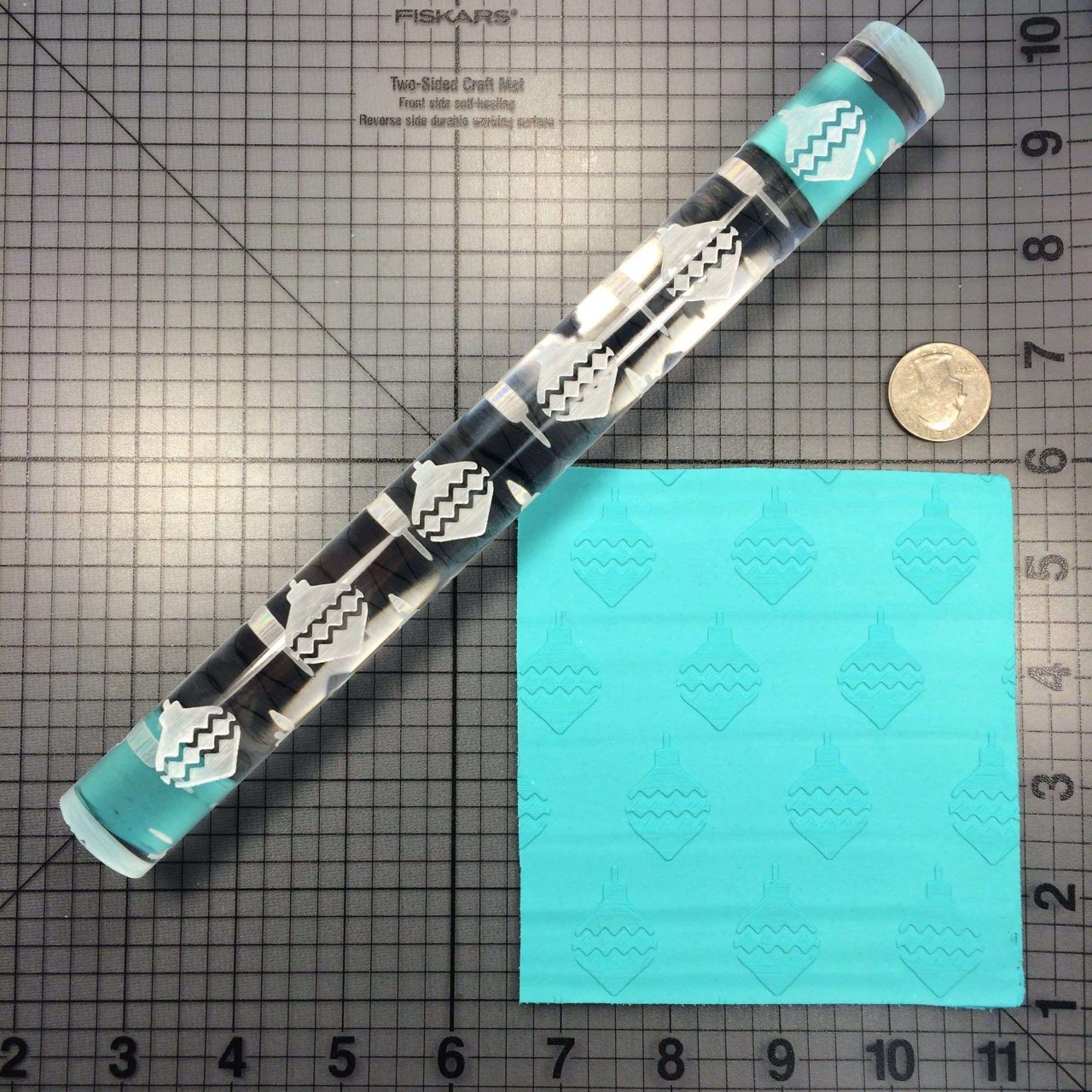 Christmas 765-040 Rolling Pin (Close)