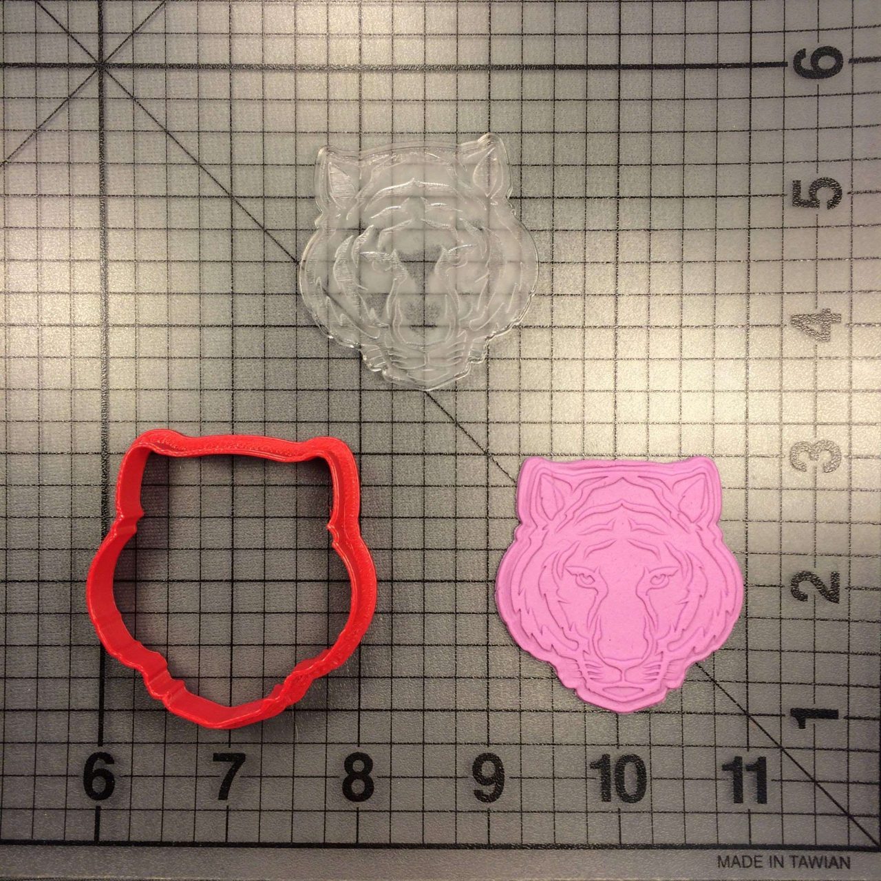 Tiger 227-003 Cookie Cutter and Stamp Embossed (1)