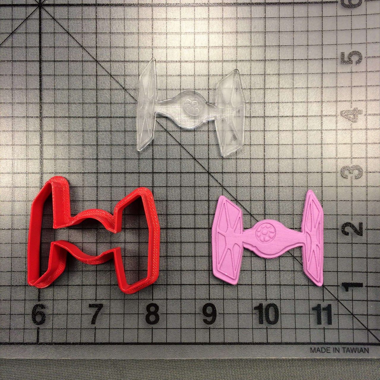 Star Wars - Tie Fighter 227-001 Cookie Cutter and Stamp Embossed (1)