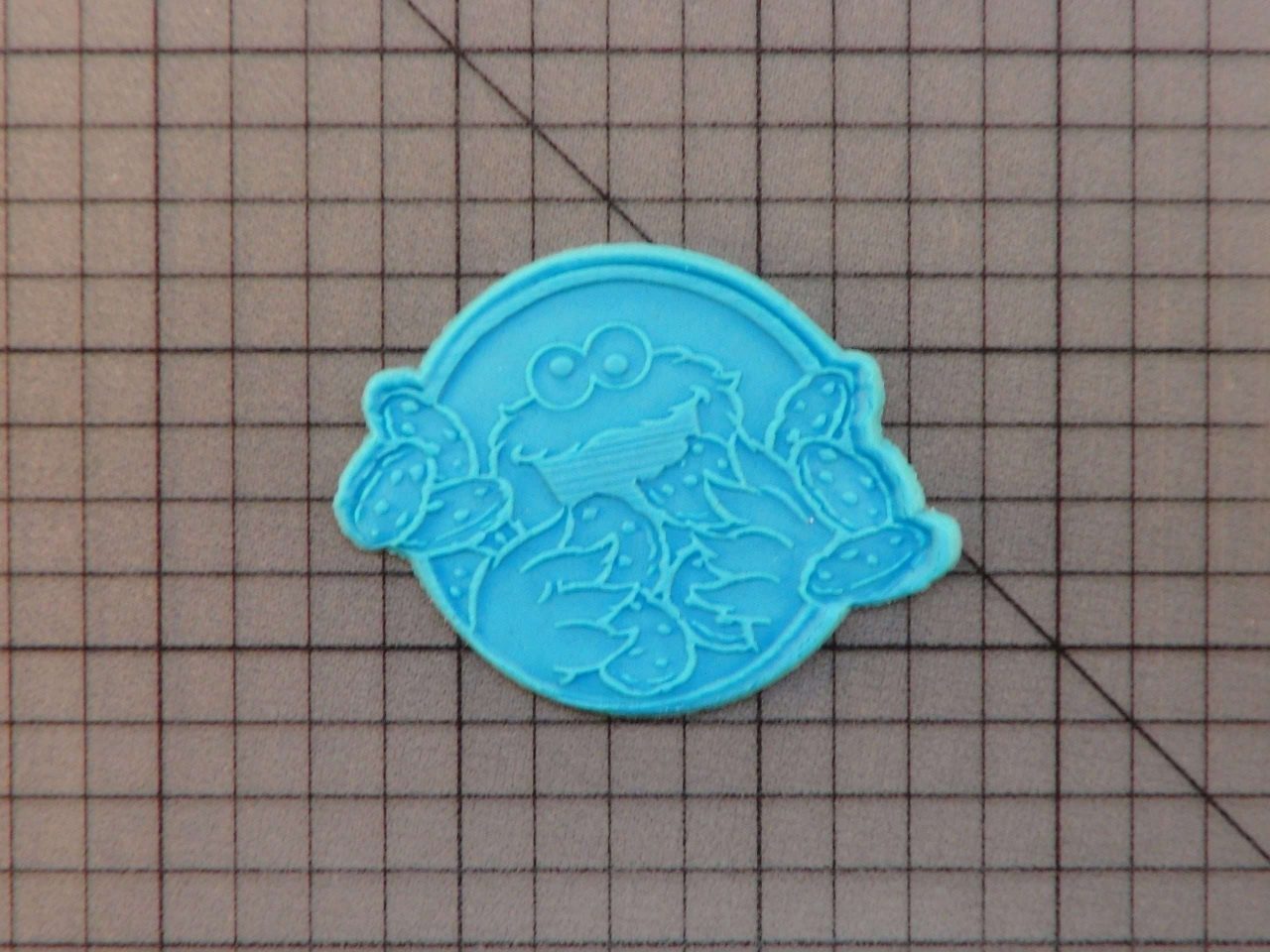 Sesame Street - Cookie Monster 227-062 Cookie Cutter and Acrylic Stamp - Image 4