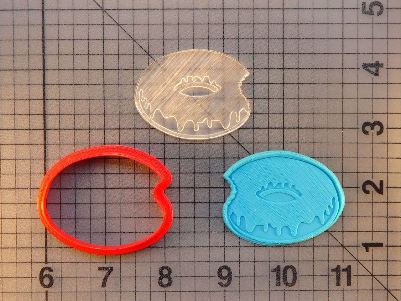 Donut 227-065 Cookie Cutter and Stamp Embossed (1)