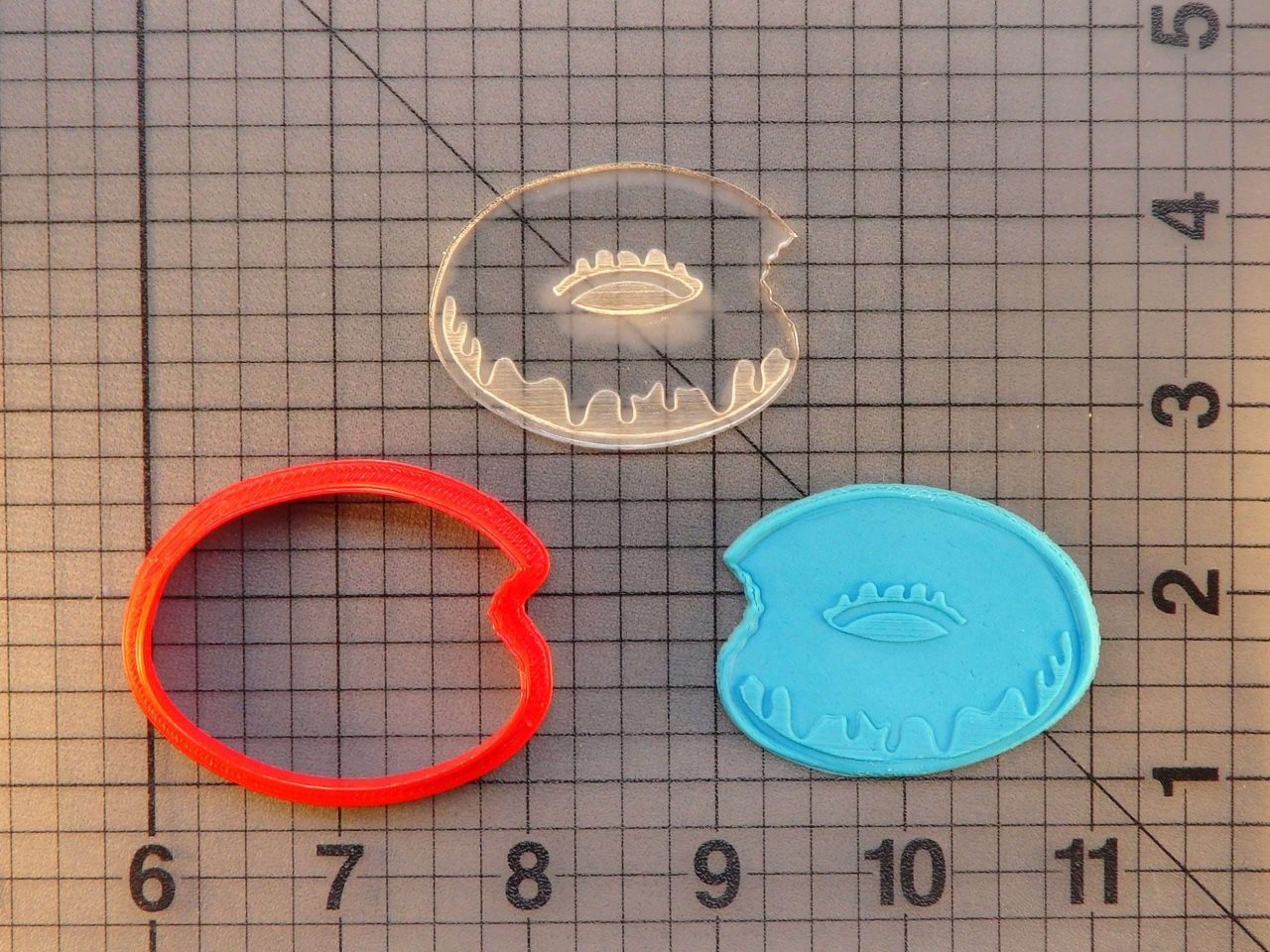 Donut 227-065 Cookie Cutter and Stamp Imprinted (1)