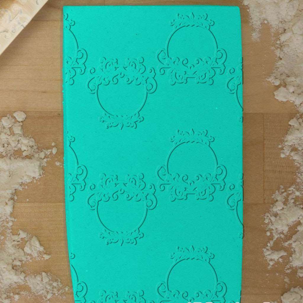 Flourish Circle Frame 765-136