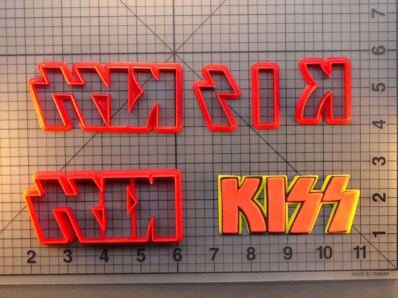 Kiss Logo 266-399 Cookie Cutter Set