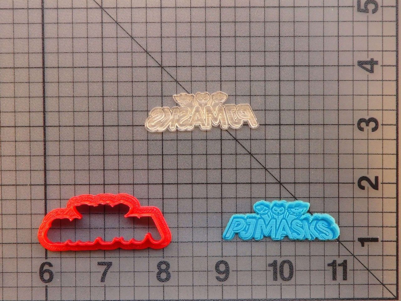 PJ Masks 227-064 Cookie Cutter and Stamp Embossed (1)