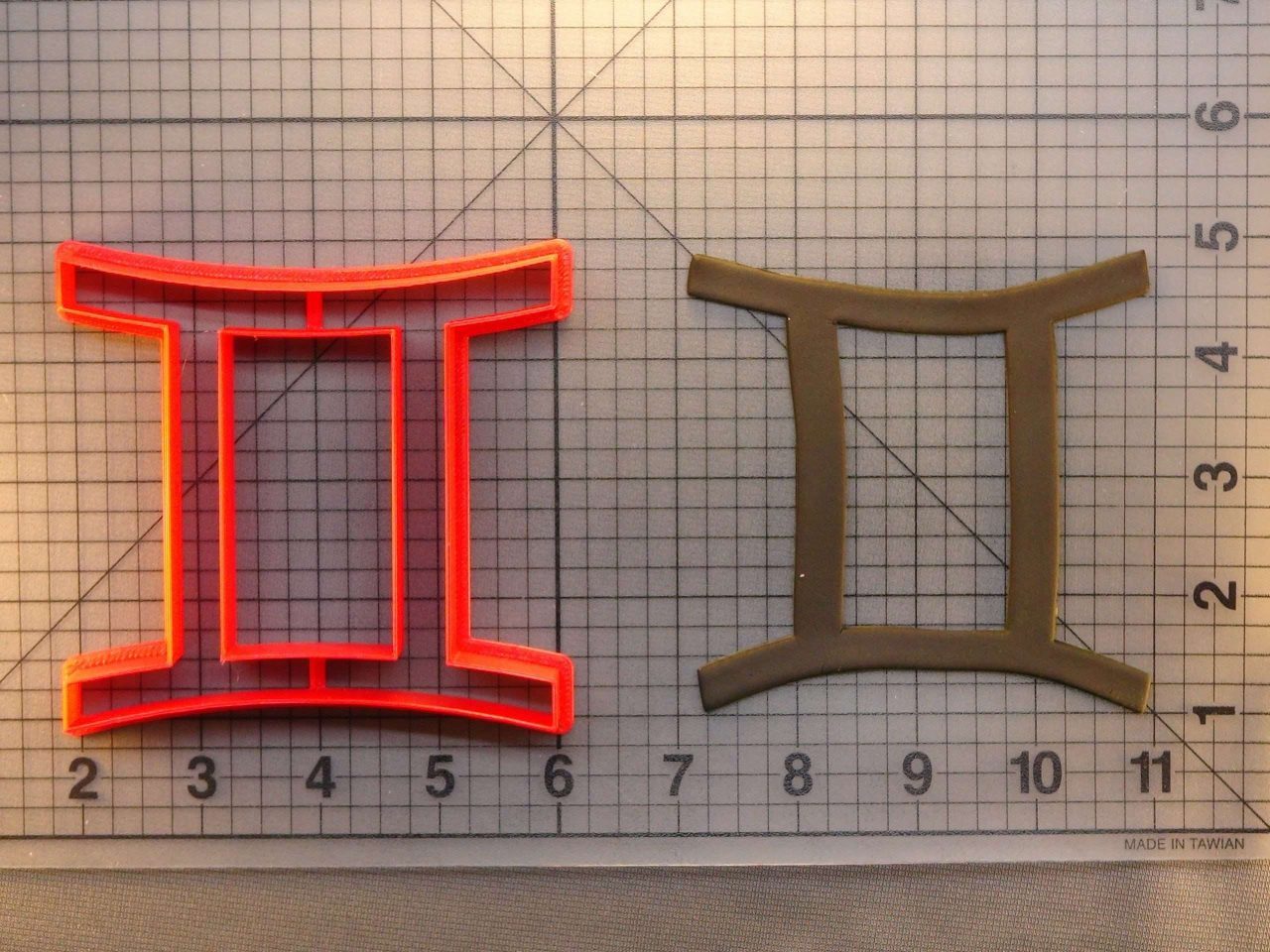 Gemini Symbol Cookie Cutter