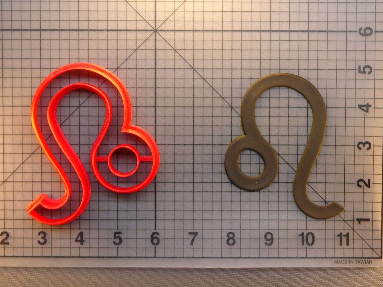 Leo Symbol Cookie Cutter