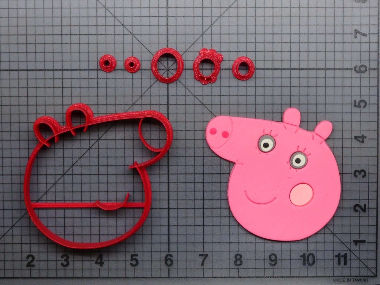 Peppa Pig- Mummy Pig 266-545 Cookie Cutter Set