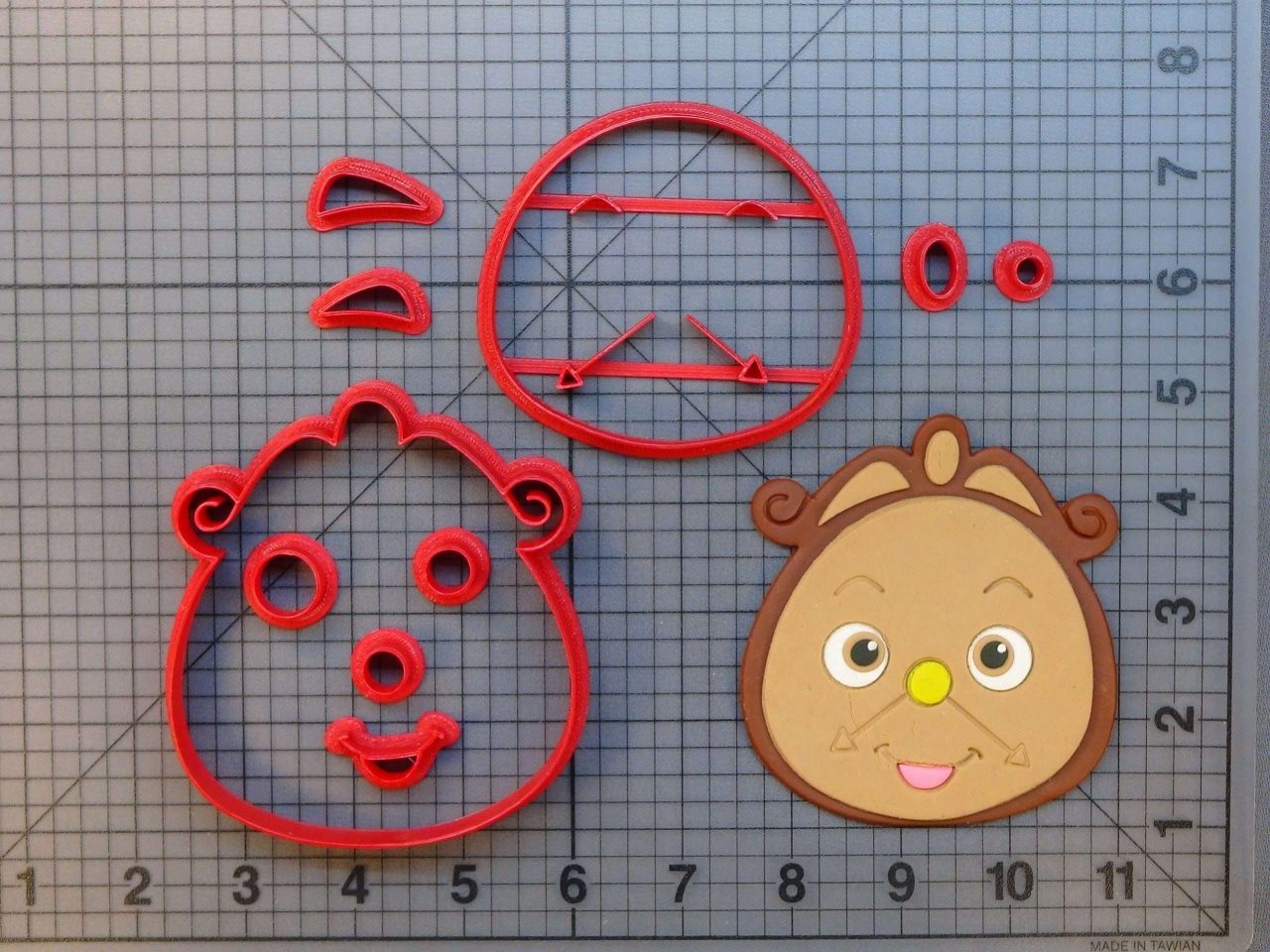 Beauty and the Beast- Cogsworth 266-517 Cookie Cutter Set