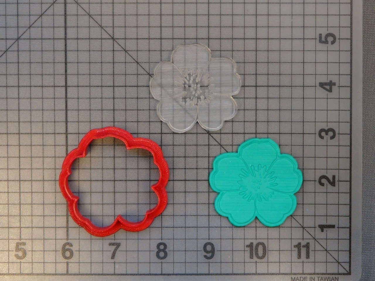 Flower 227-122 Cookie Cutter and Stamp (Embossed)