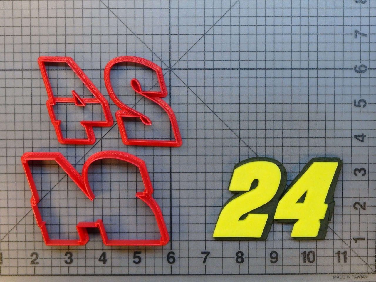 Jeff Gordon 24 266-524 Cookie Cutter Set