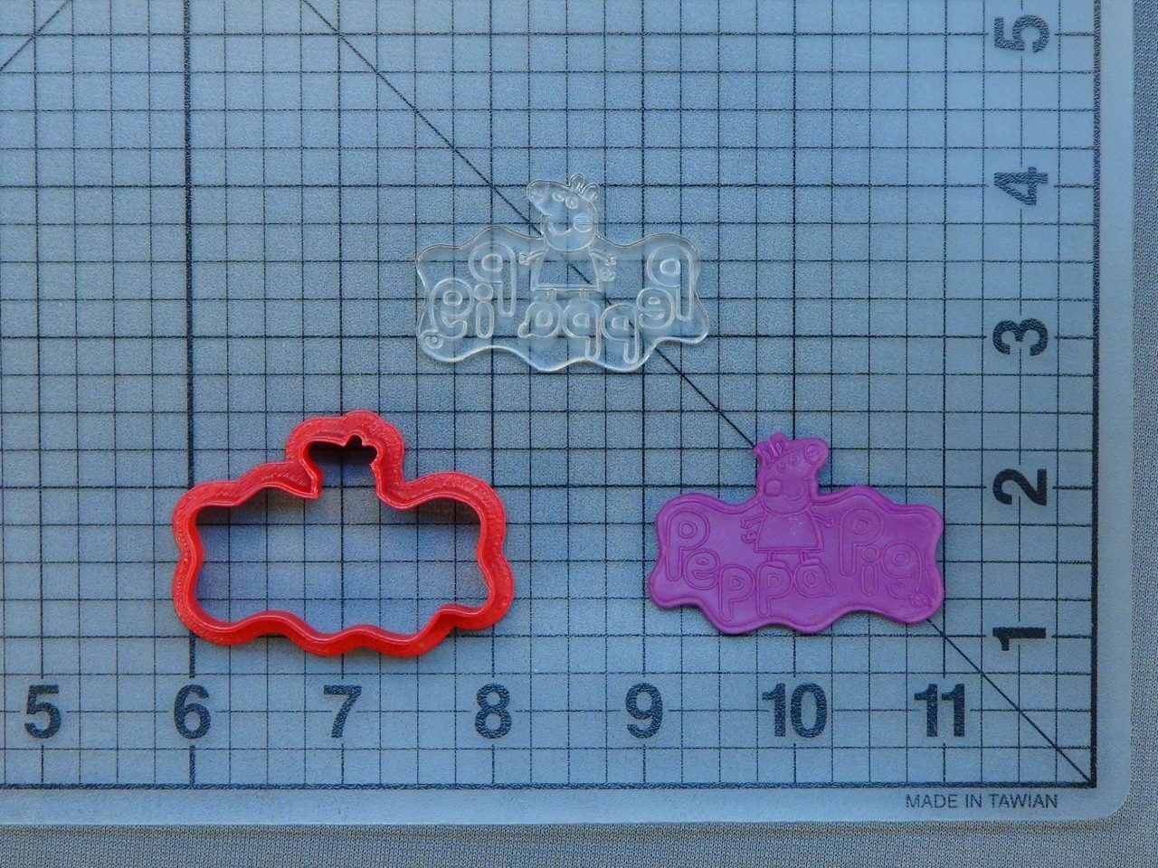Peppa Pig Logo 227-117 Cookie Cutter and Stamp (Embossed