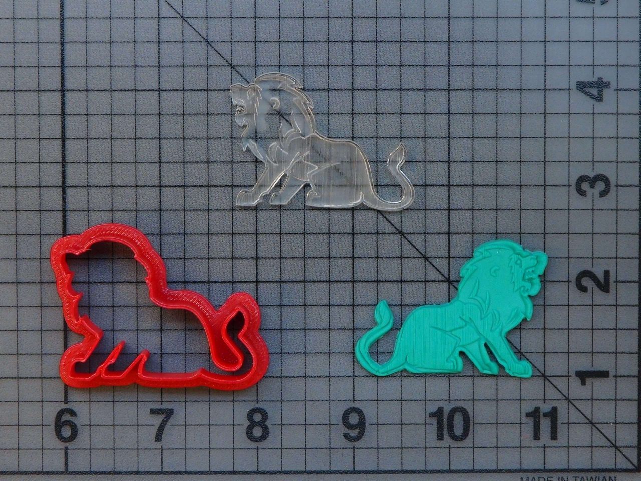 Lion 227-092 Cookie Cutter and Stamp (Embossed)