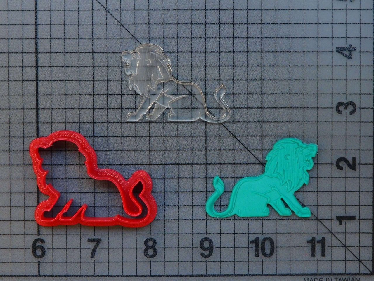 Lion 227-092 Cookie Cutter and Stamp (Embossed)