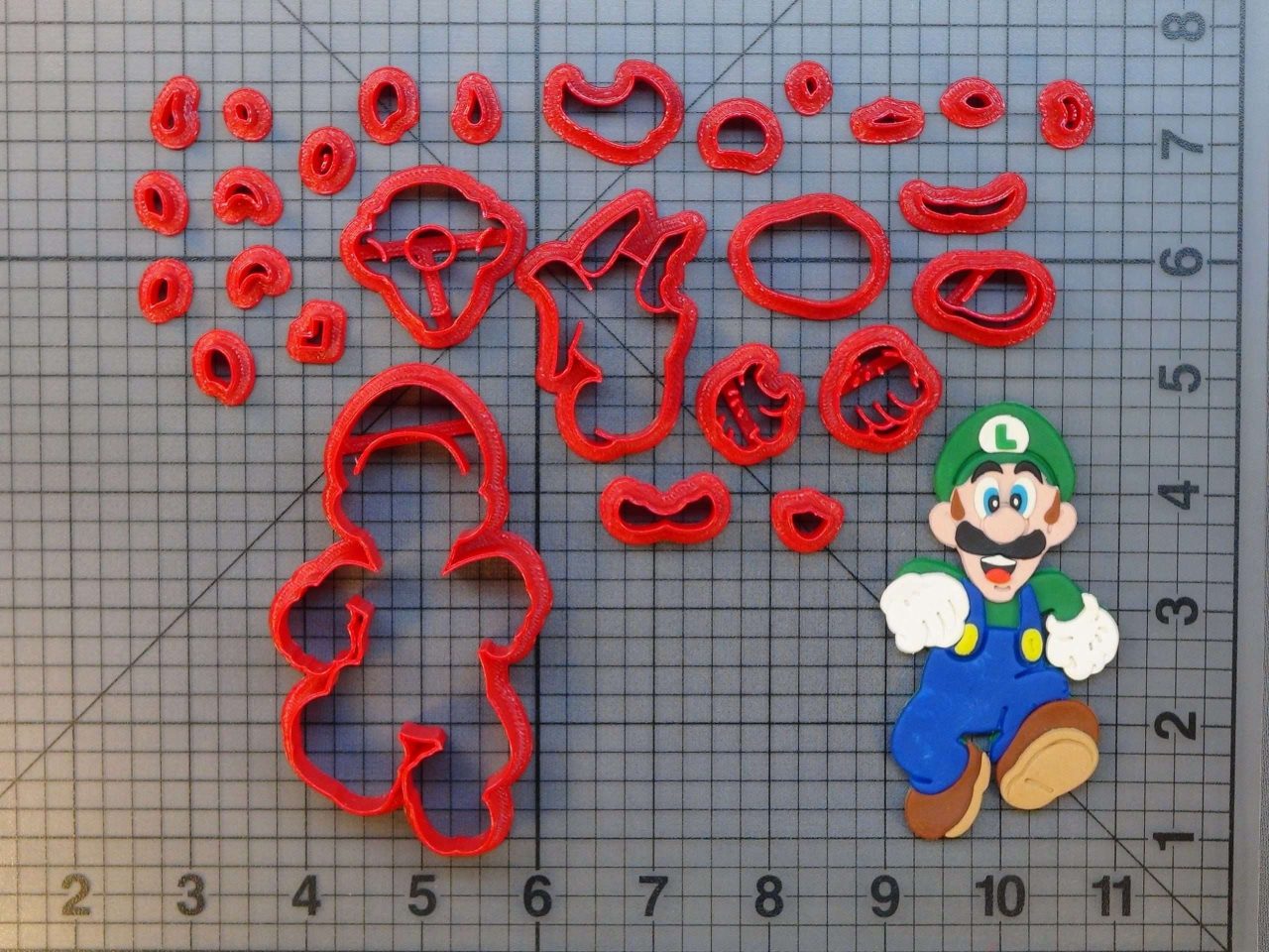 Super Mario - Luigi Full body 266-614 Cookie Cutter Set