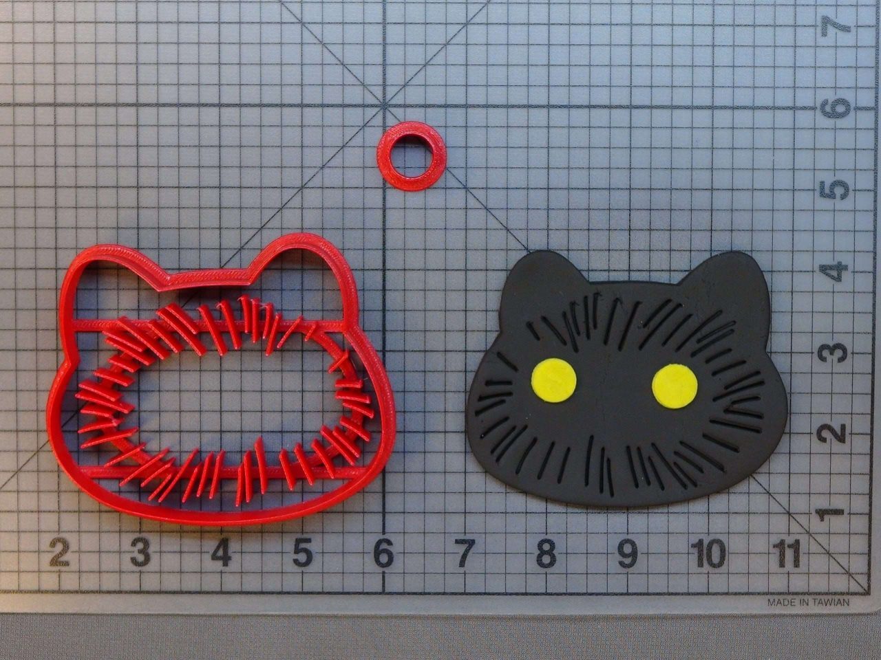 Digimon - Botamon 266-755 Cookie Cutter Set