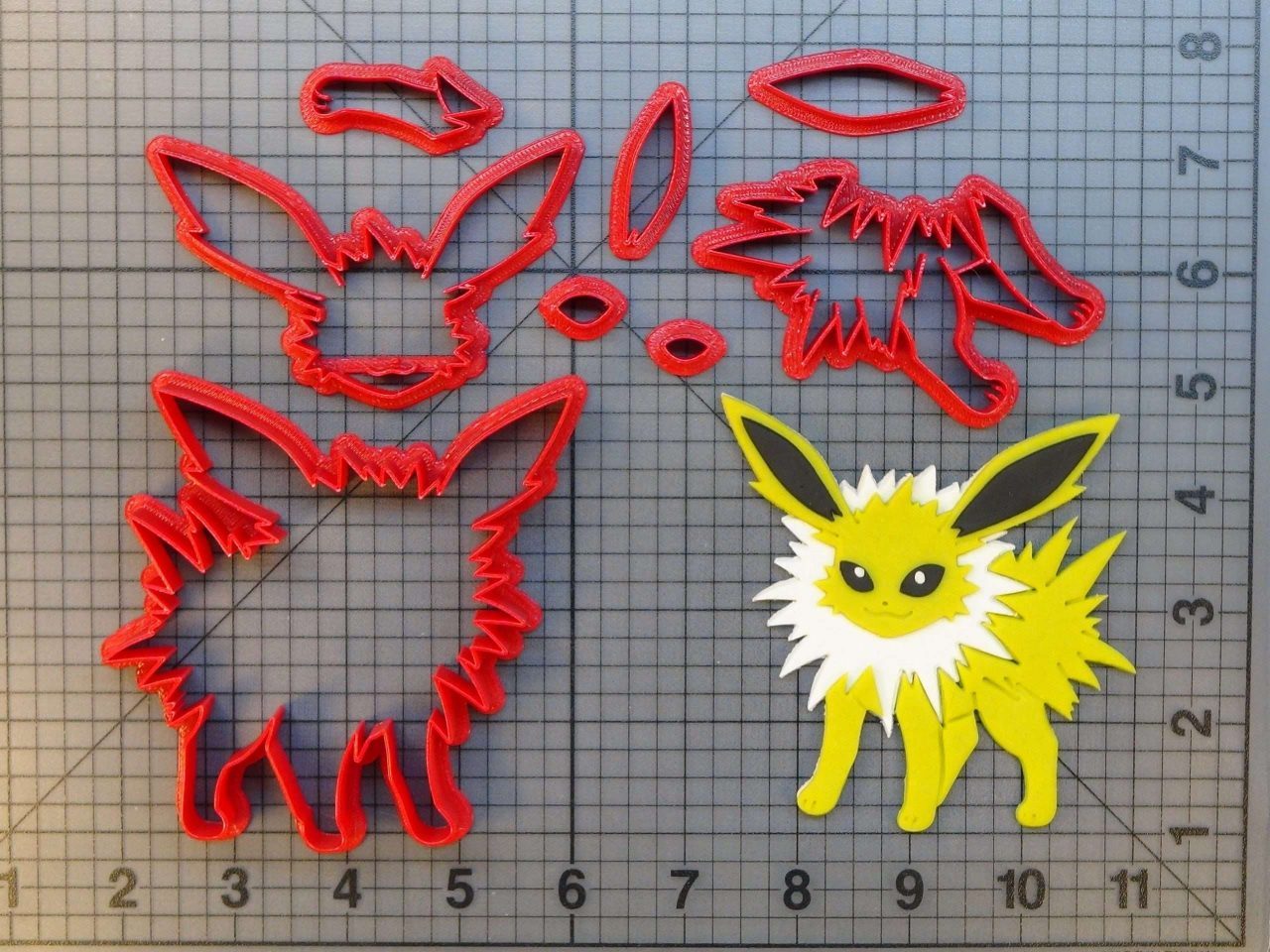 Pokemon - Jolteon 266-749 Cookie Cutter Set