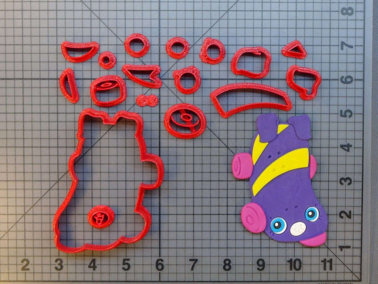 Shopkins - Katie Skateboard 266-720 Cookie Cutter Set