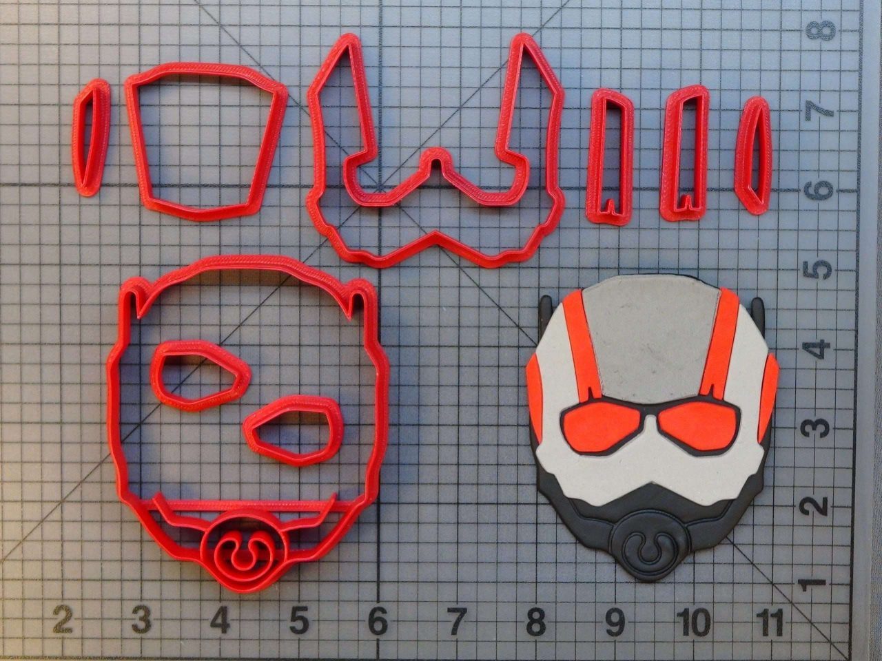 Ant Man - Mask 266-852 Cookie Cutter Set