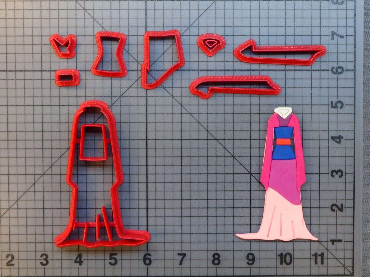 Mulan - Mulan's Dress 266-864 Cookie Cutter Set