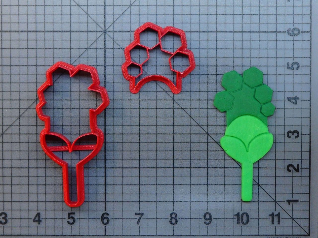 Pokemon - Earth Badge 266-924 Cookie Cutter Set