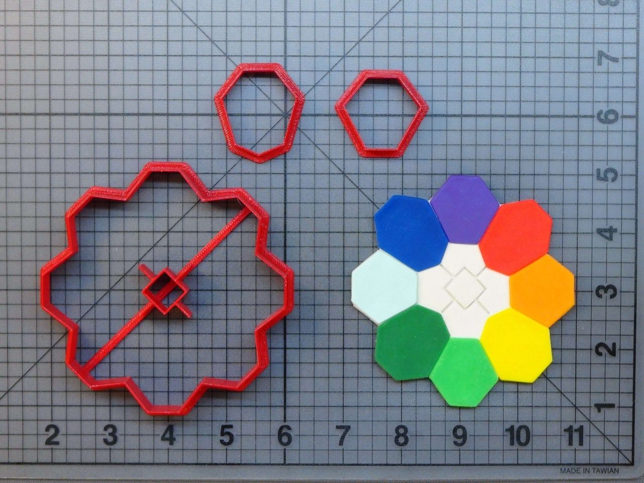 Pokemon - Rainbow Badge 266-920 Cookie Cutter Set