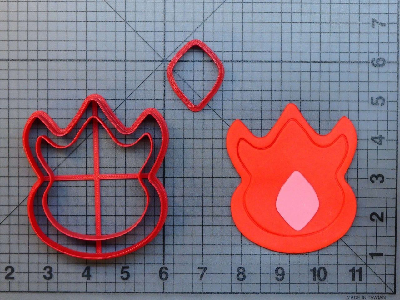 Pokemon - Volcano Badge 266-922 Cookie Cutter Set