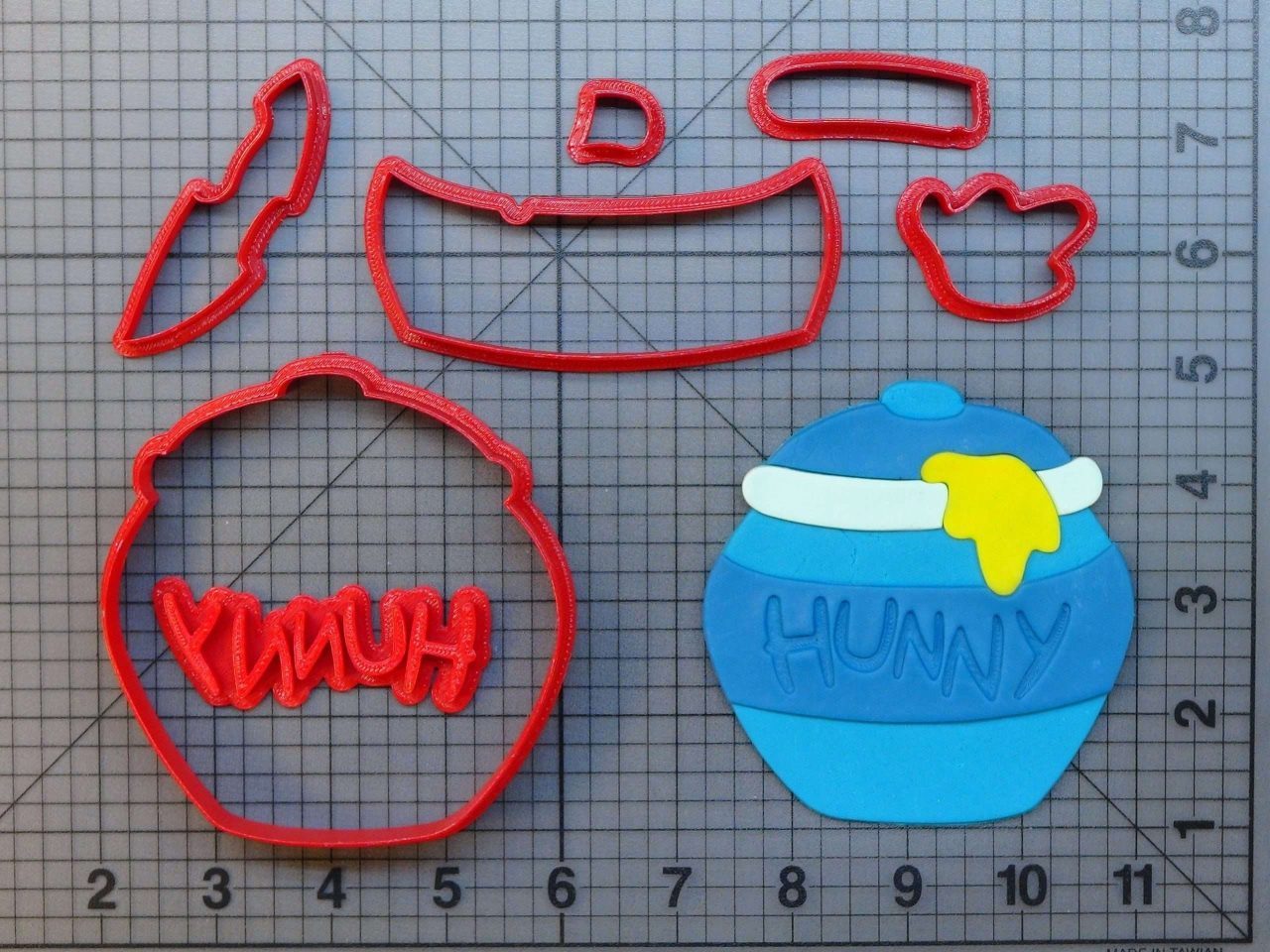 Winnie the Pooh - Hunny Pot 266-947 Cookie Cutter Set