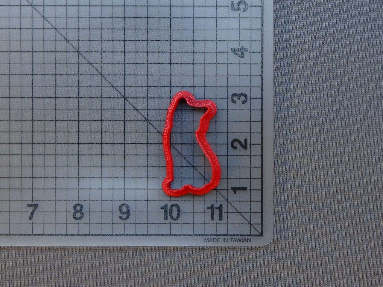 Cat 227-330 Cookie Cutter and Acrylic Stamp - Image 3