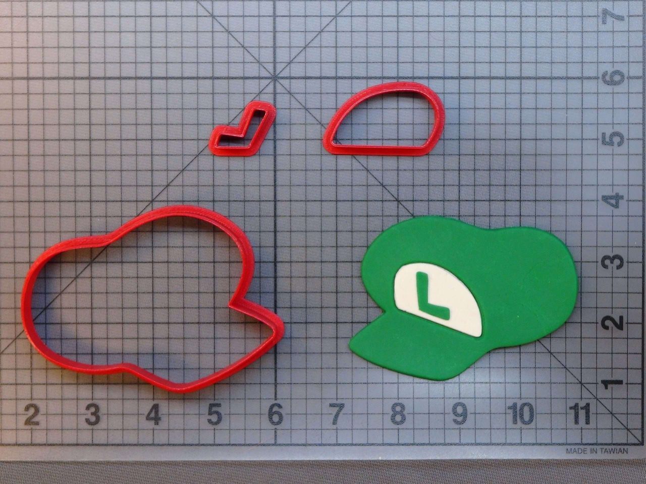 Super Mario - Luigi's Hat 266-A055 Cookie Cutter Set