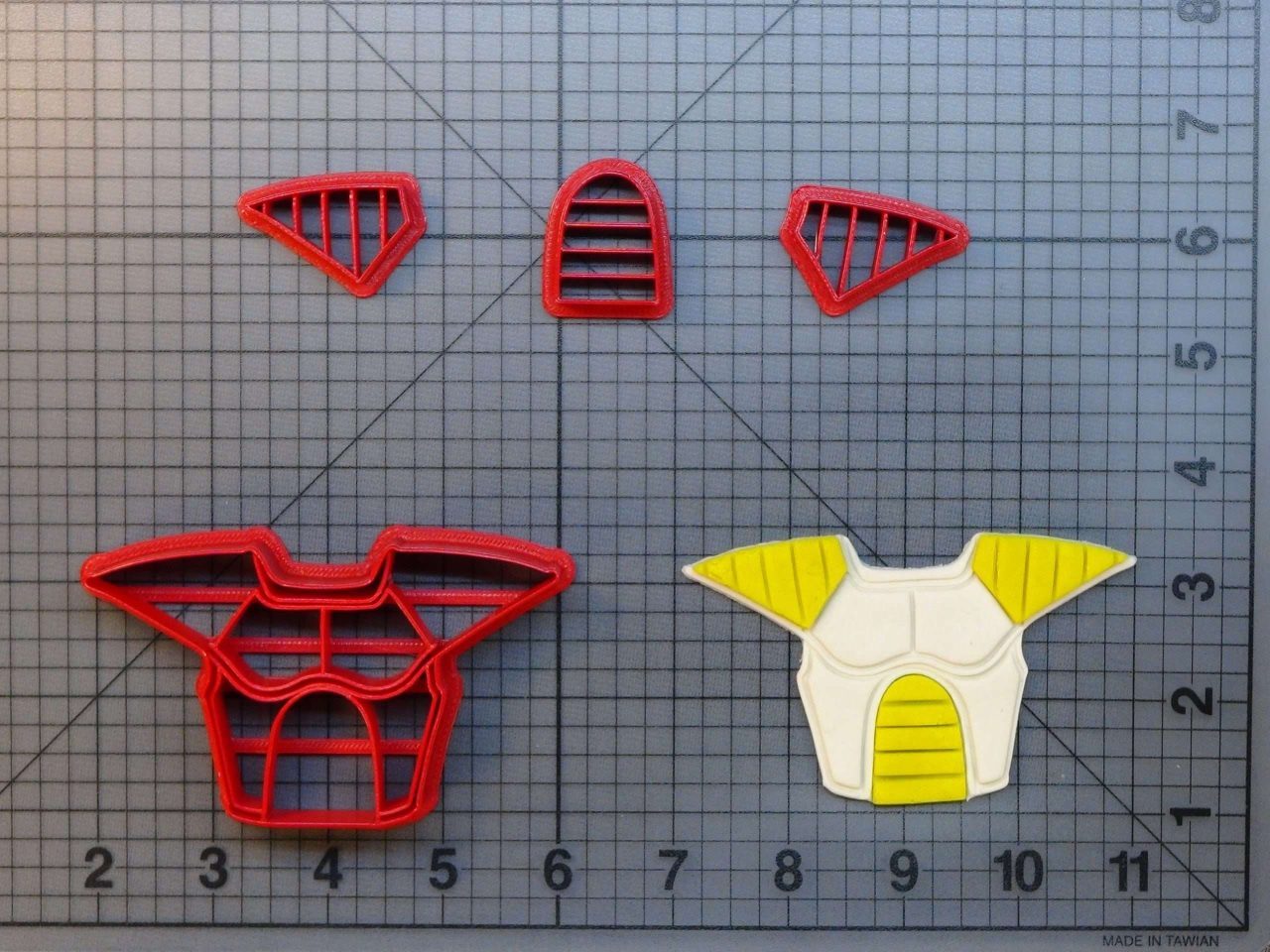 Dragon Ball Z - Vegeta's Armor 266-A156 Cookie Cutter Set