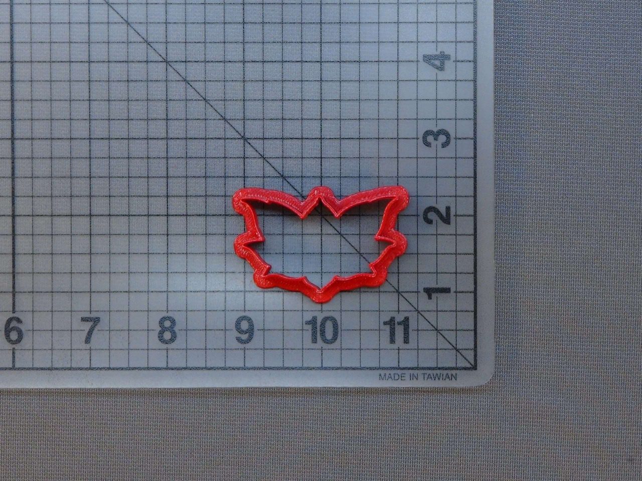 Lotus 227-338 Cookie Cutter and Acrylic Stamp - Image 3