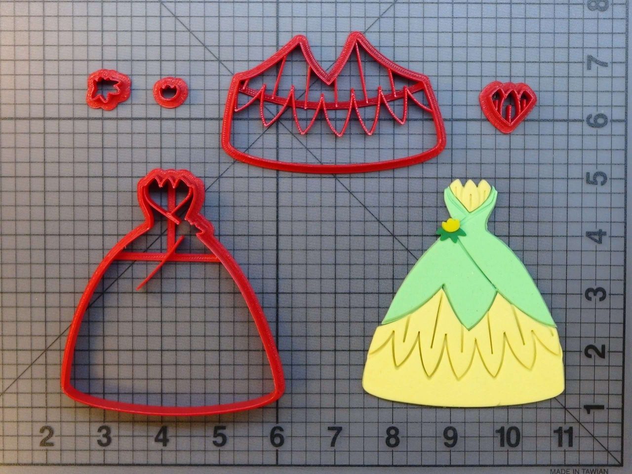 Princess and the Frog - Tiana's Dress 266-A165 Cookie Cutter Set