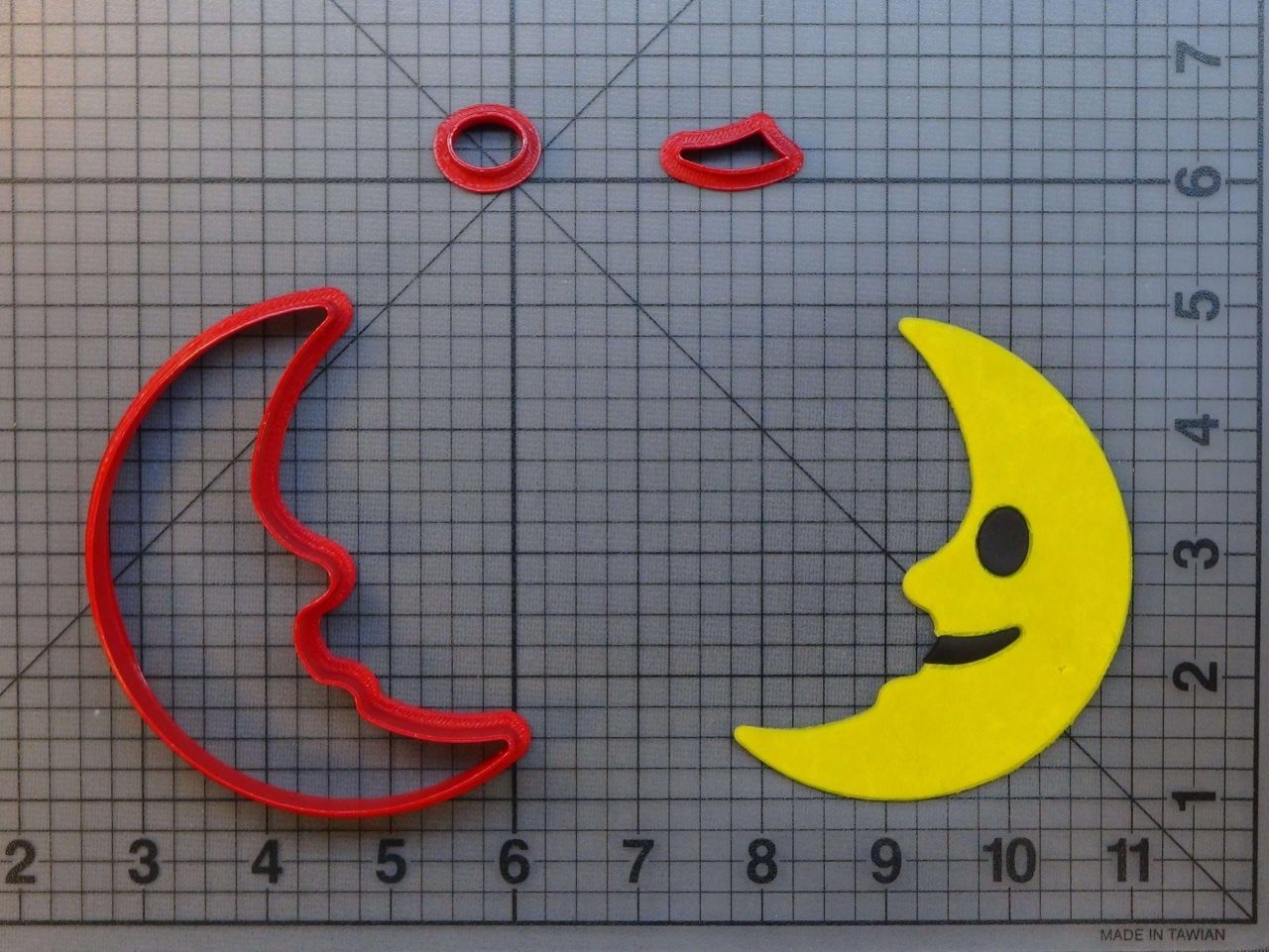 Crescent Moon Face 266-A360 Cookie Cutter Set