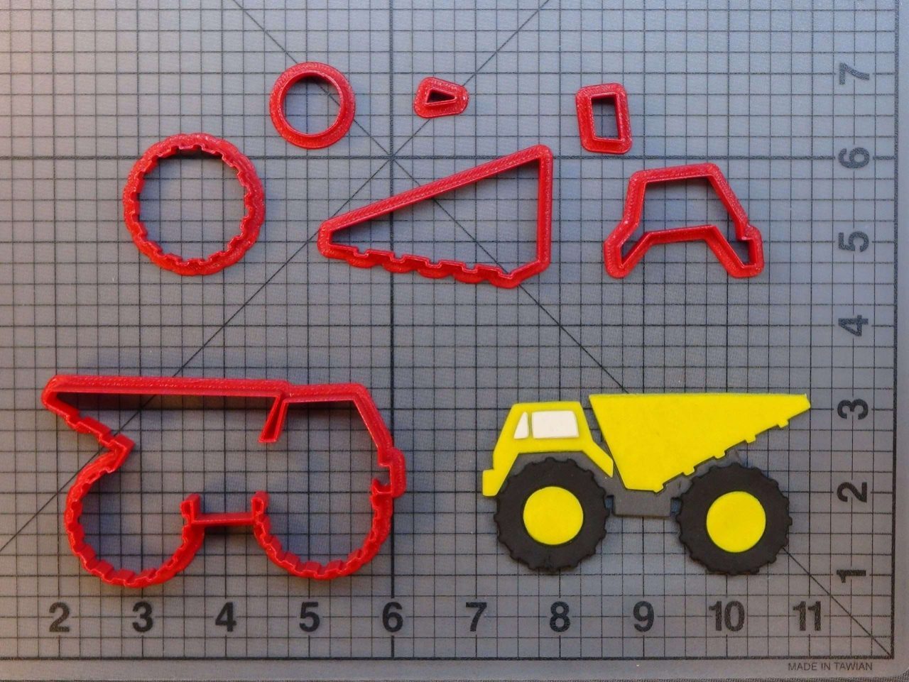 Dump Truck 266-A130 Cookie Cutter Set