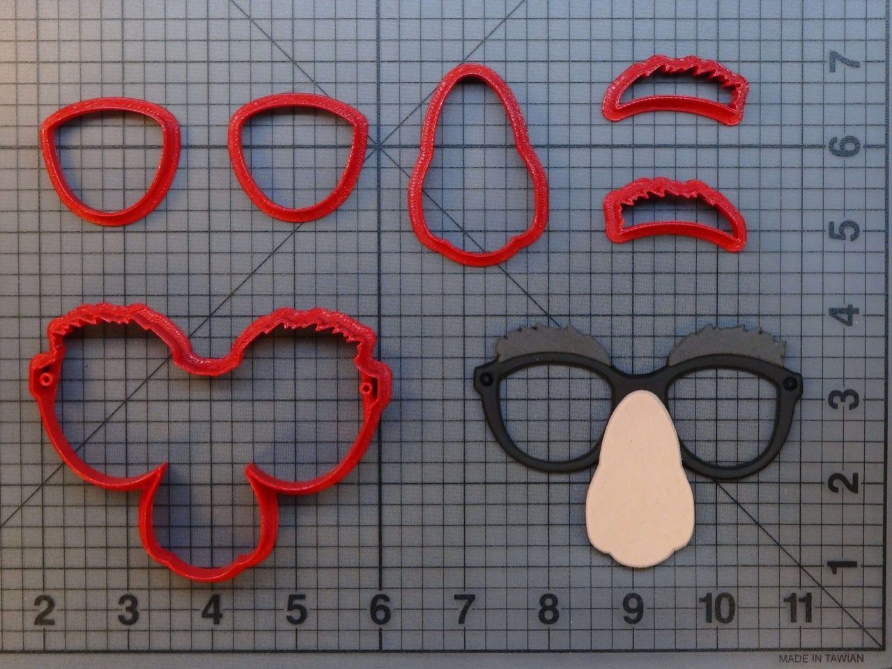 Eyeglass Disguise 266-A321 Cookie Cutter Set