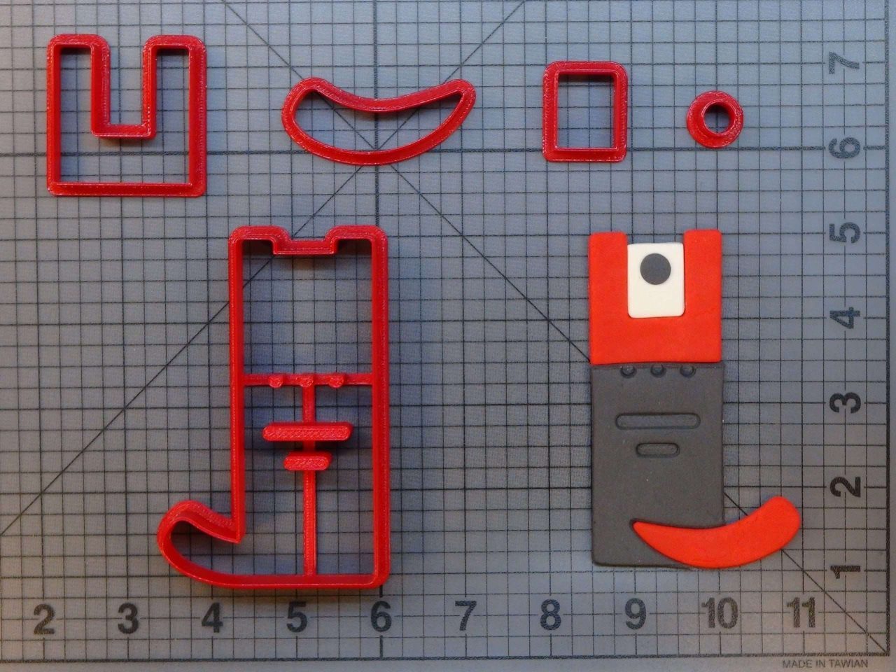 Pepper Spray 266-A271 Cookie Cutter Set
