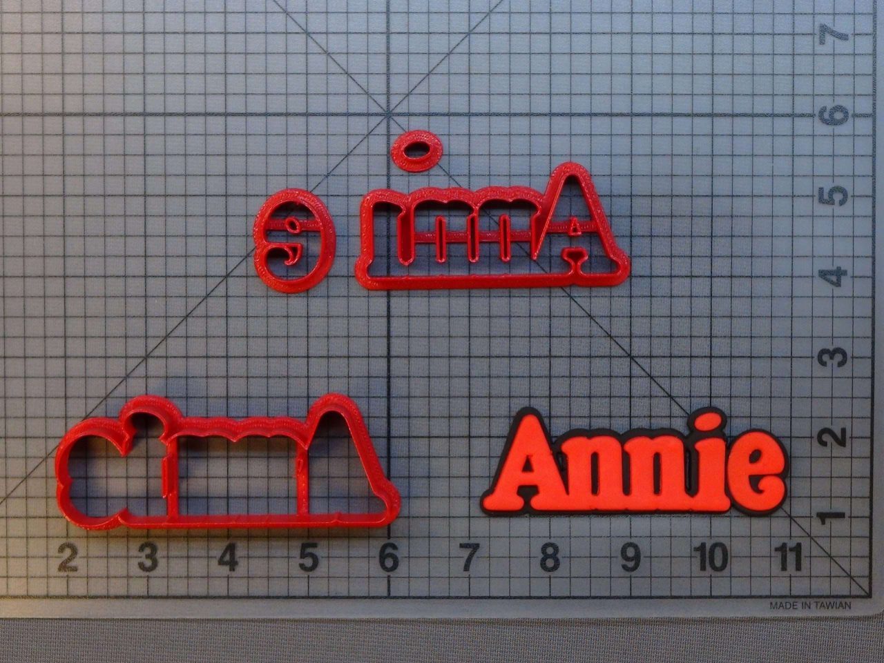 Annie Logo 266-A420 Cookie Cutter Set