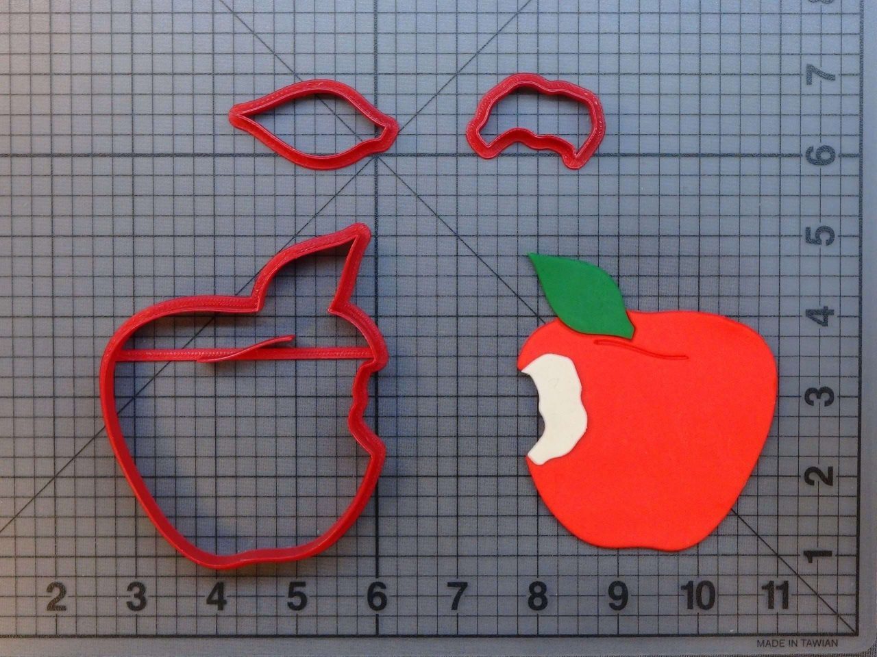 Bitten Apple 266-A318 Cookie Cutter Set