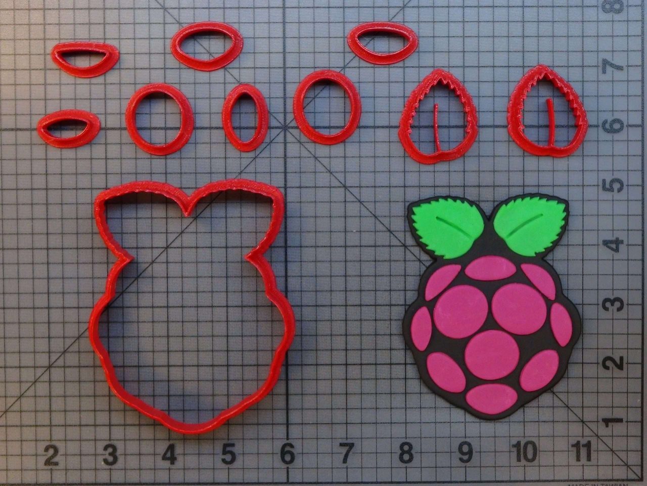 Raspberry Pi Logo 266-A357 Cookie Cutter Set
