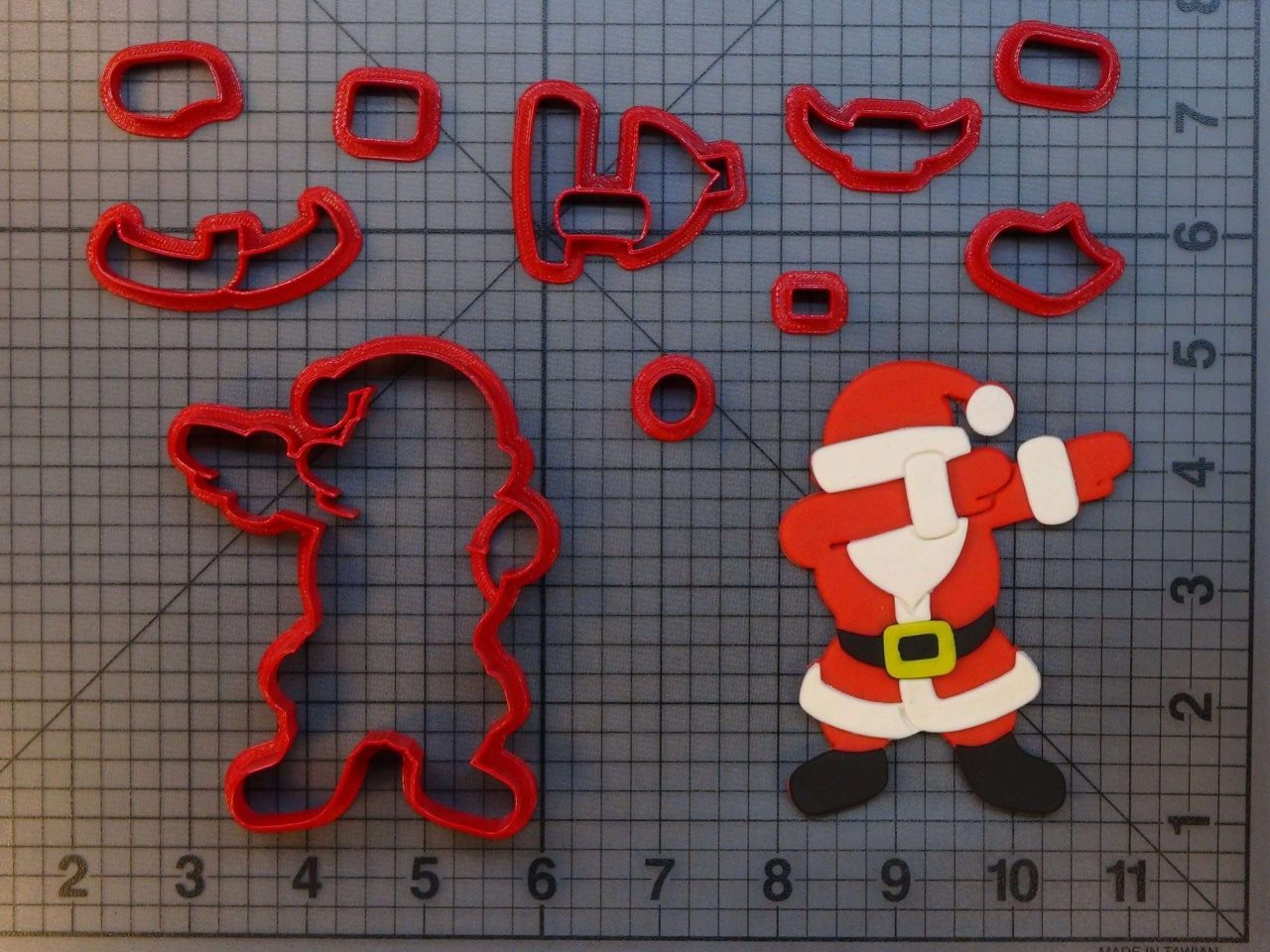 Dabbing Santa 266-A503 Cookie Cutter Set