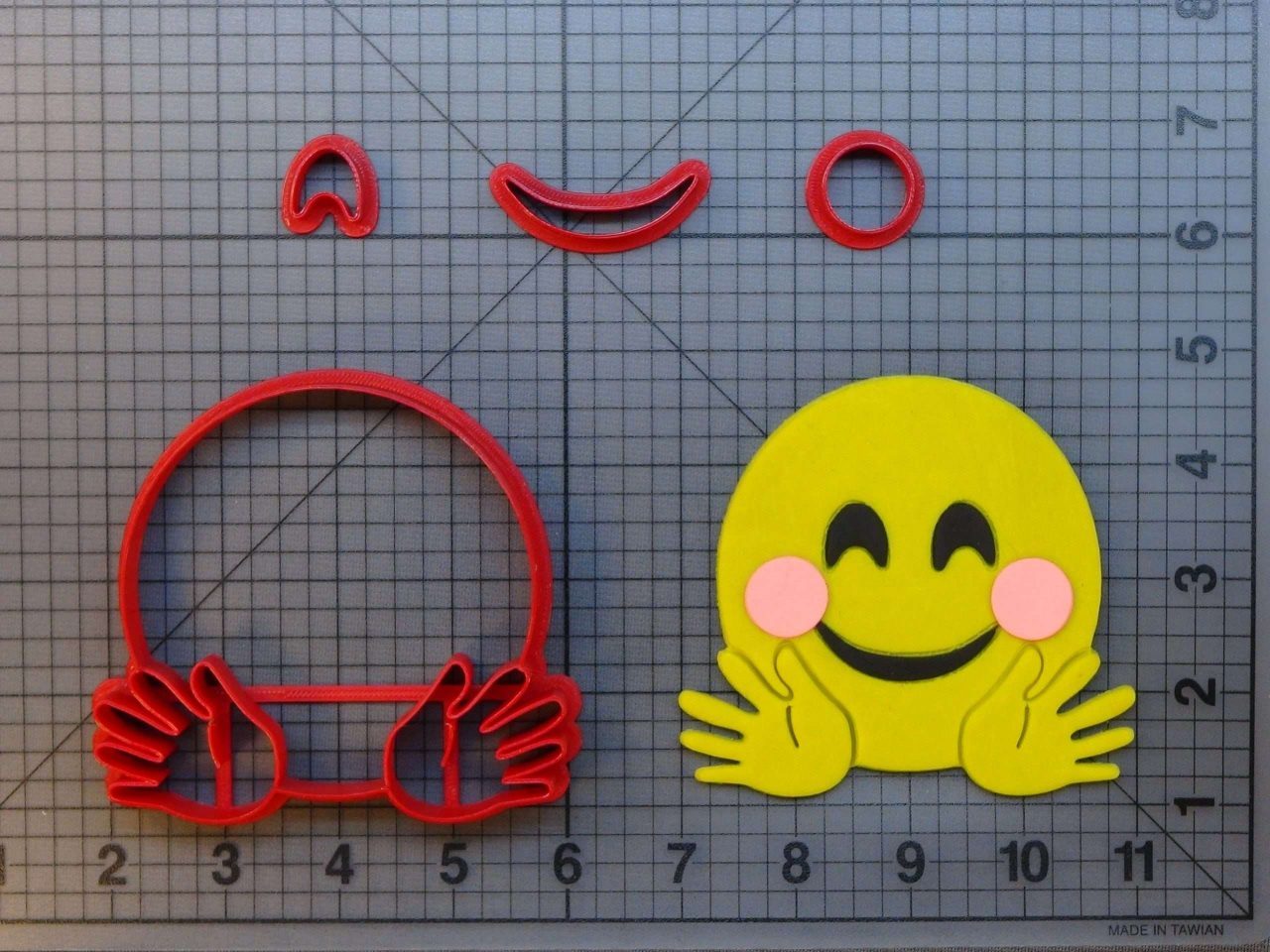 Emoji Hug 266-A260 Cookie Cutter Set