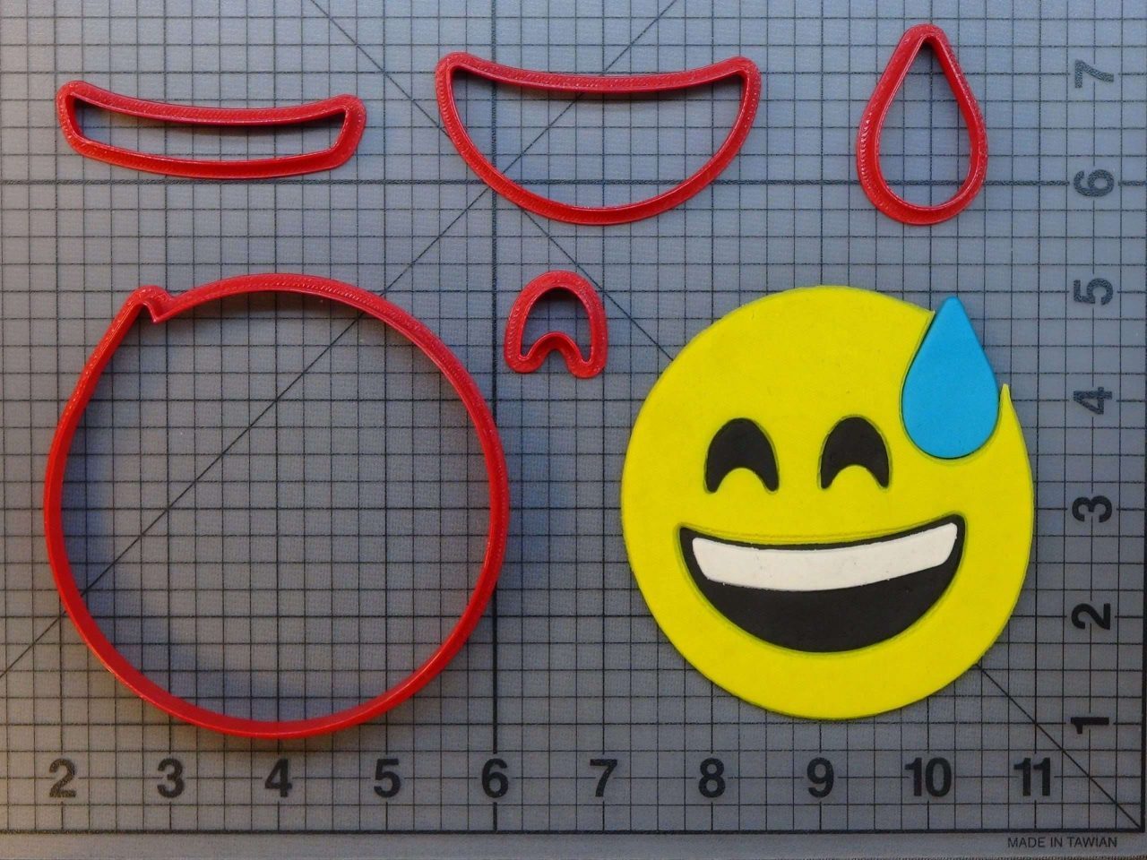 Emoji in Cold Sweat 266-A261 Cookie Cutter Set