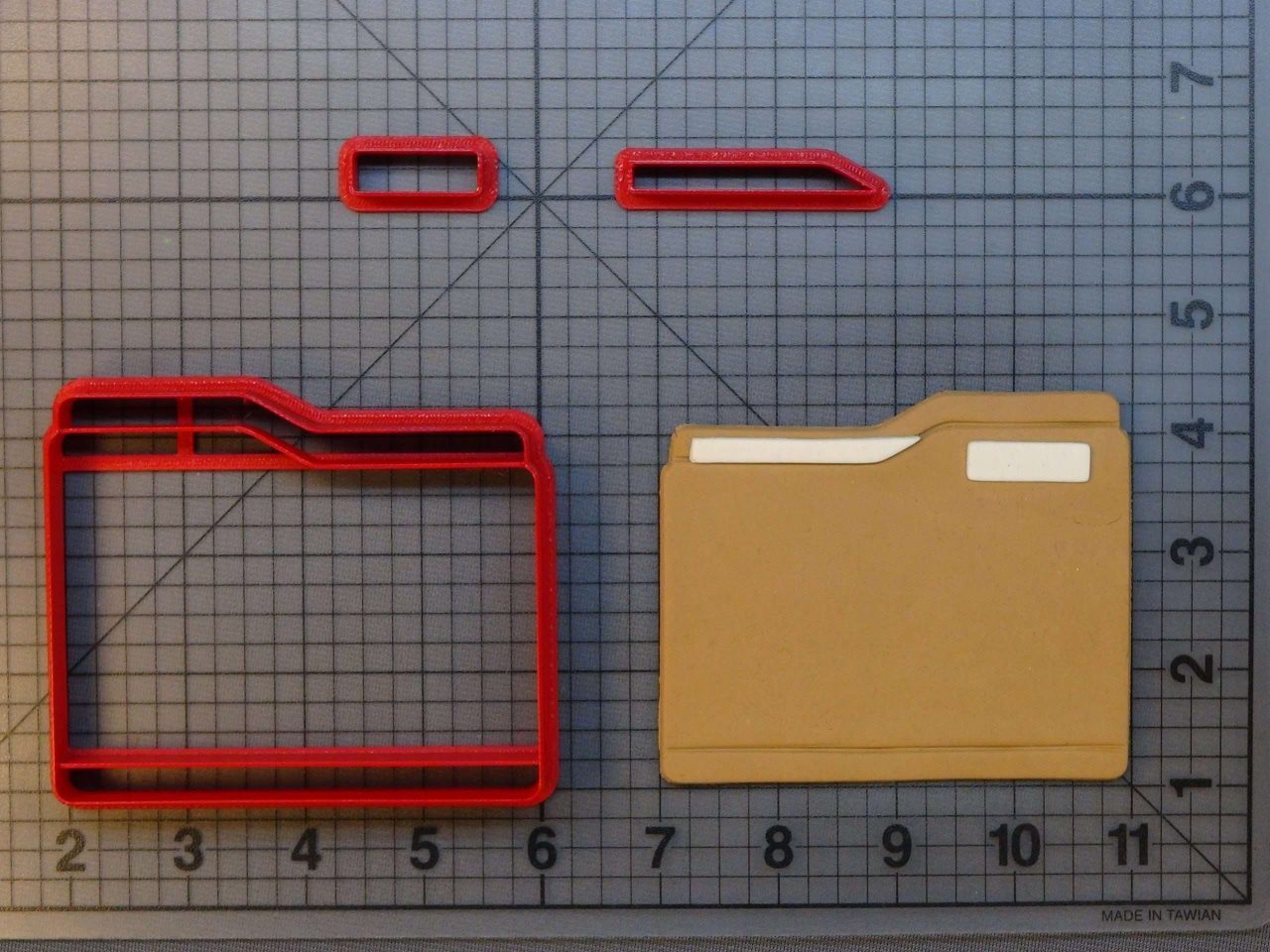 Manila Folder 266-A519 Cookie Cutter Set