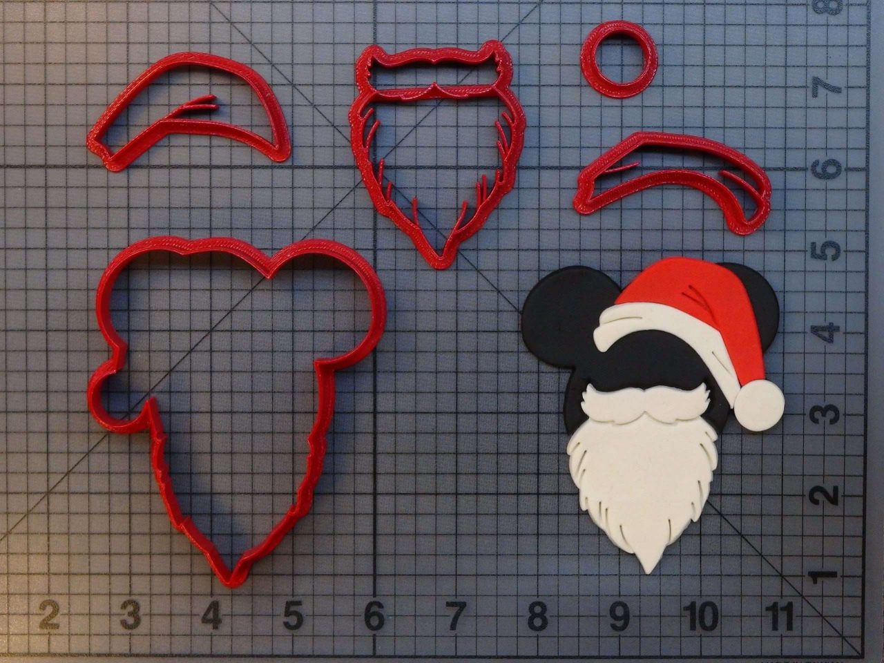 Mickey Santa 266-A508 Cookie Cutter Set