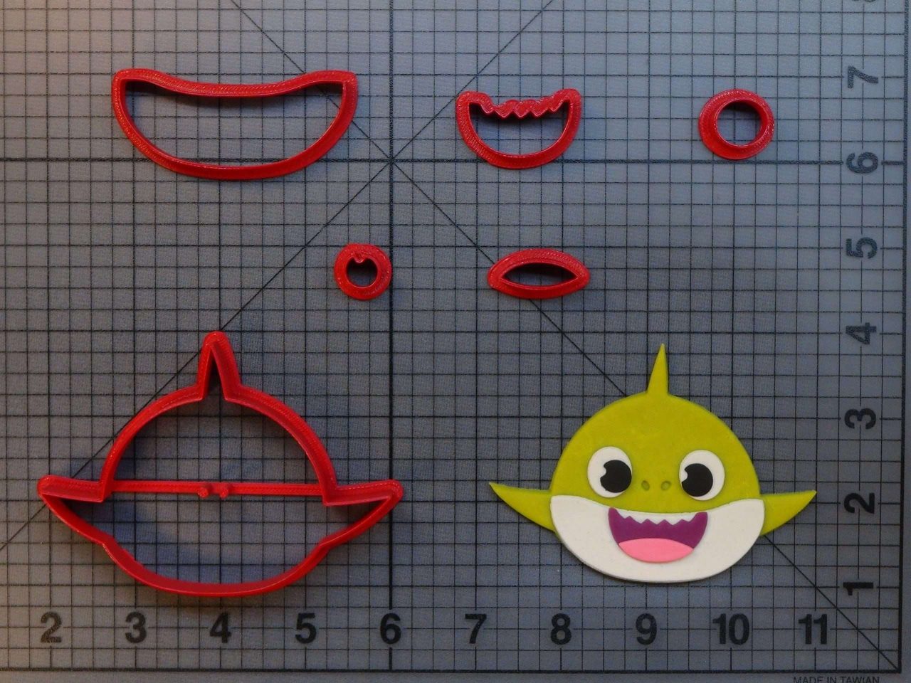Pinkfong - Baby Shark 266-A852 Cookie Cutter Set (4 inch)