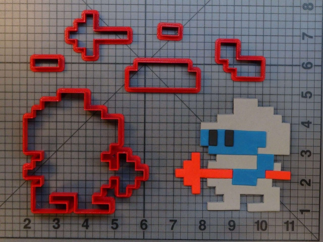 Dig Dug - Taizo Hori 266-A725 Cookie Cutter Set